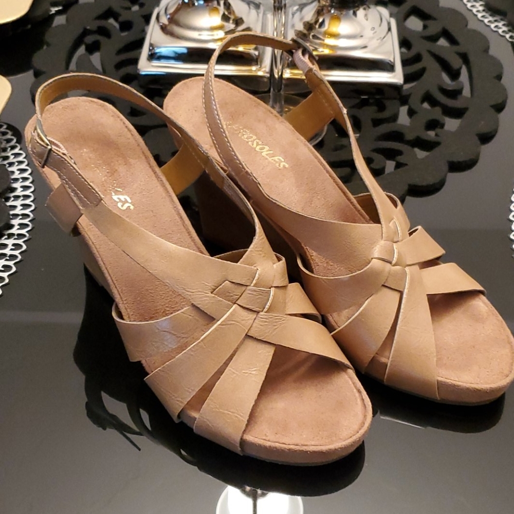 AEROSOLES Wedge